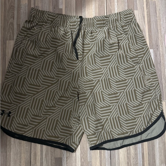 Bundle of 2 Under Armour Shorts – XL - Picture 6 of 8